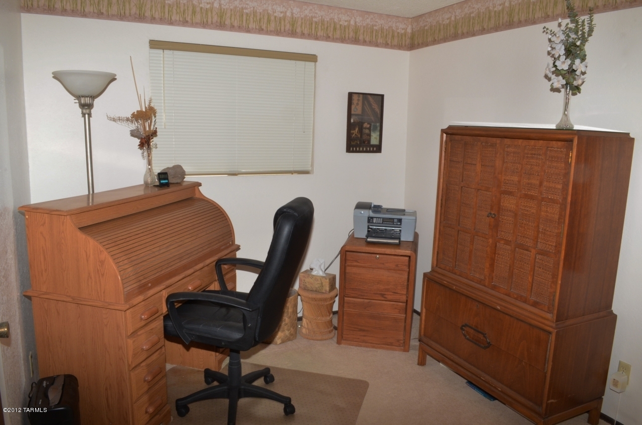 2800 W Desert Crest Drive