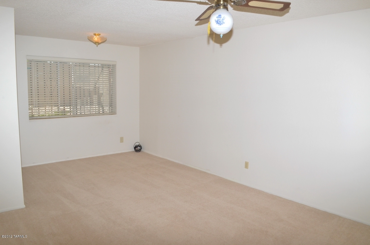 8391 E Hazeltine Lane