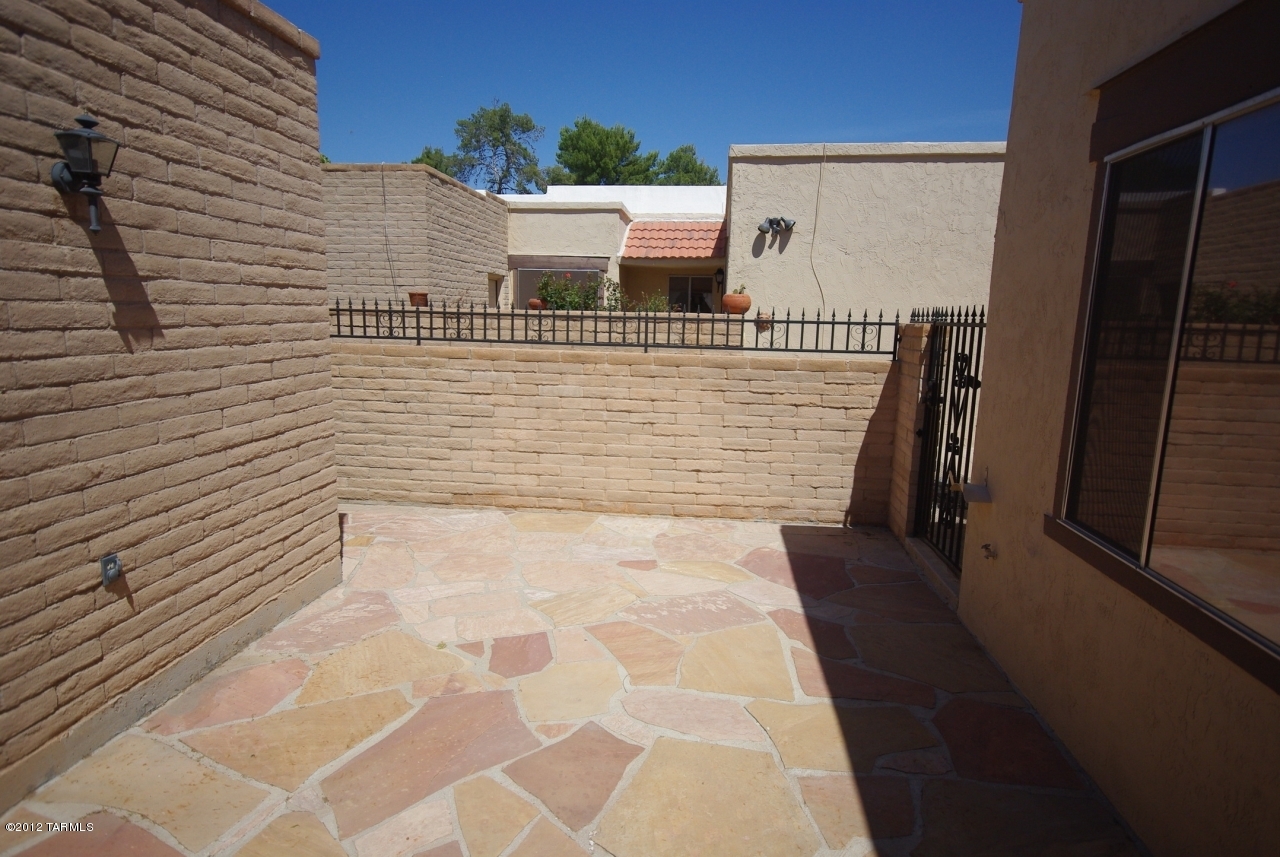 8391 E Hazeltine Lane