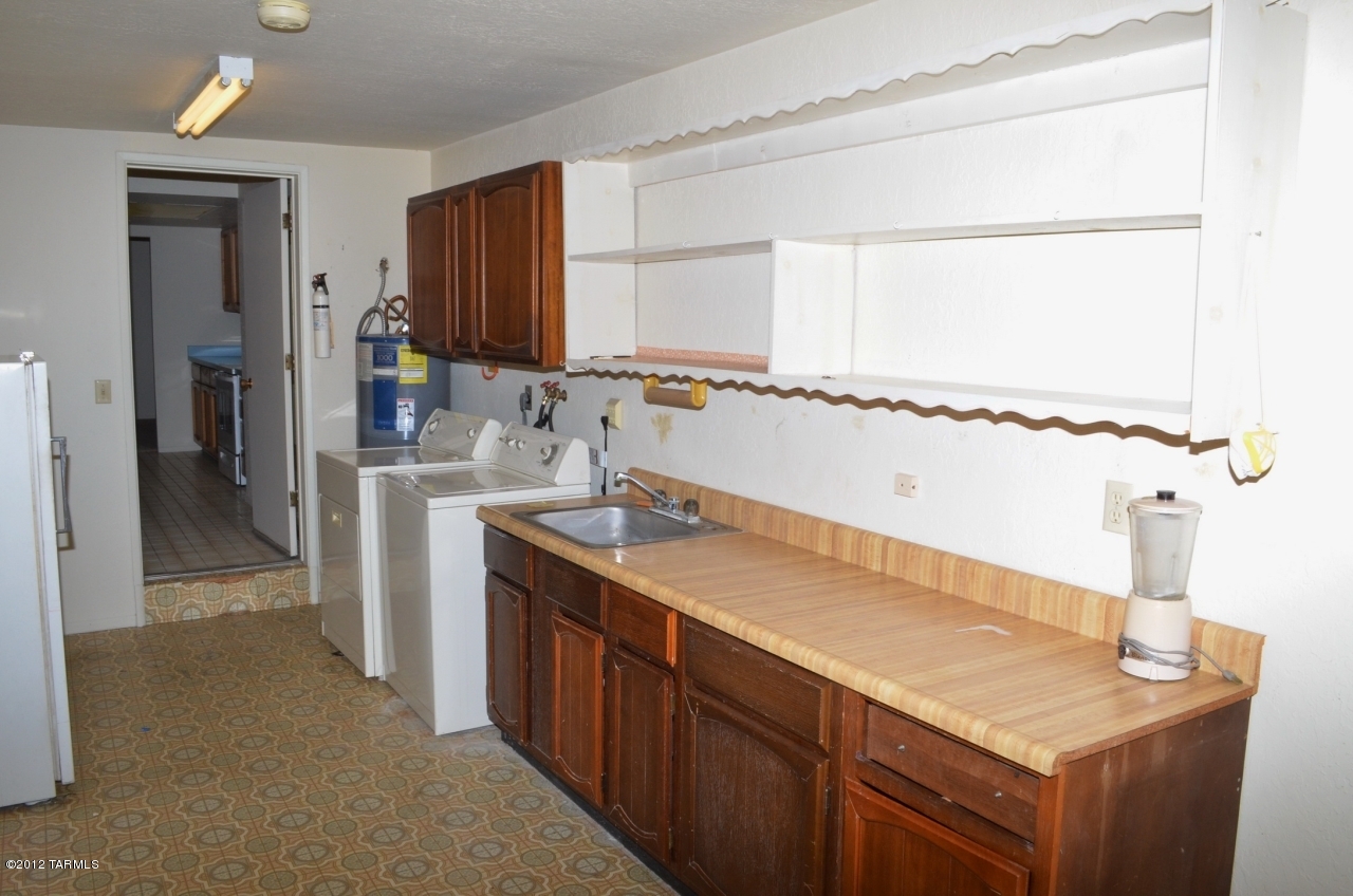 8391 E Hazeltine Lane