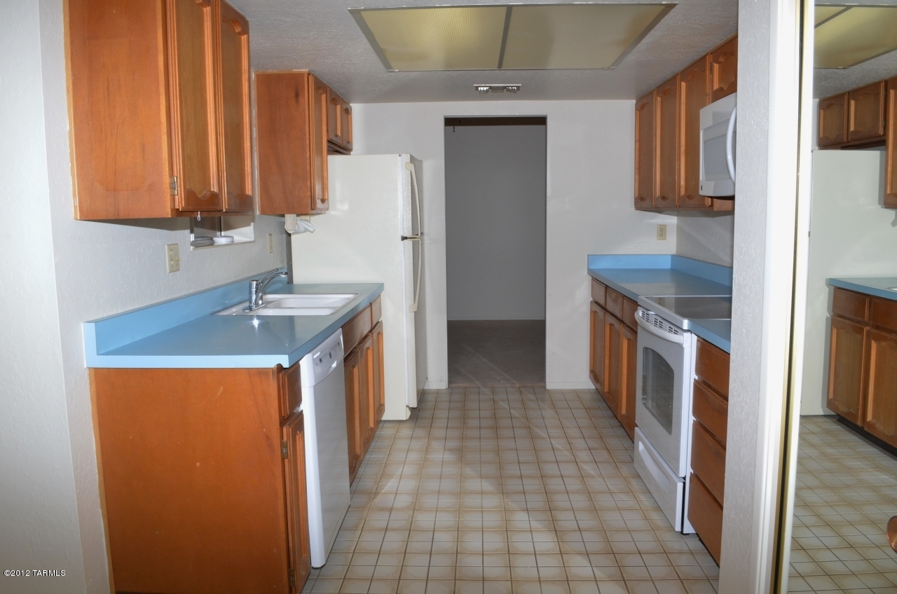 8391 E Hazeltine Lane