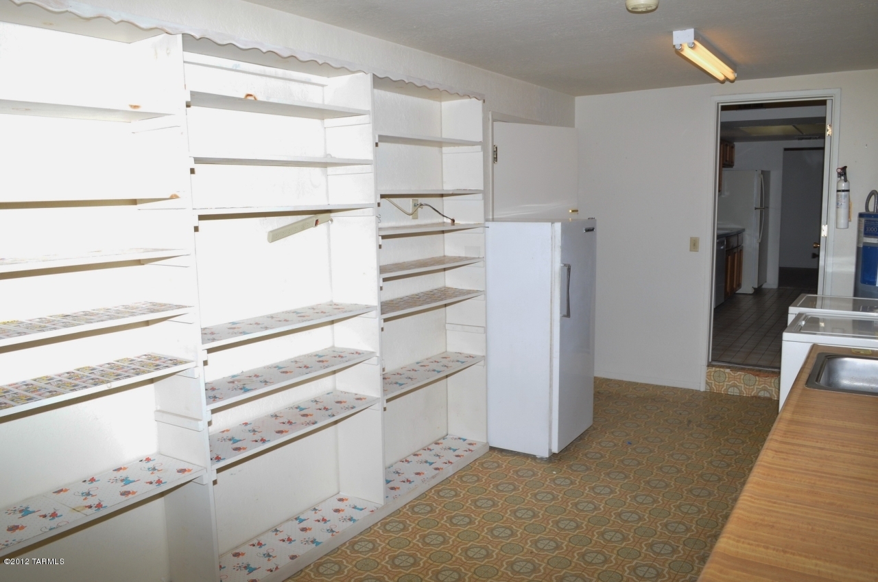 8391 E Hazeltine Lane