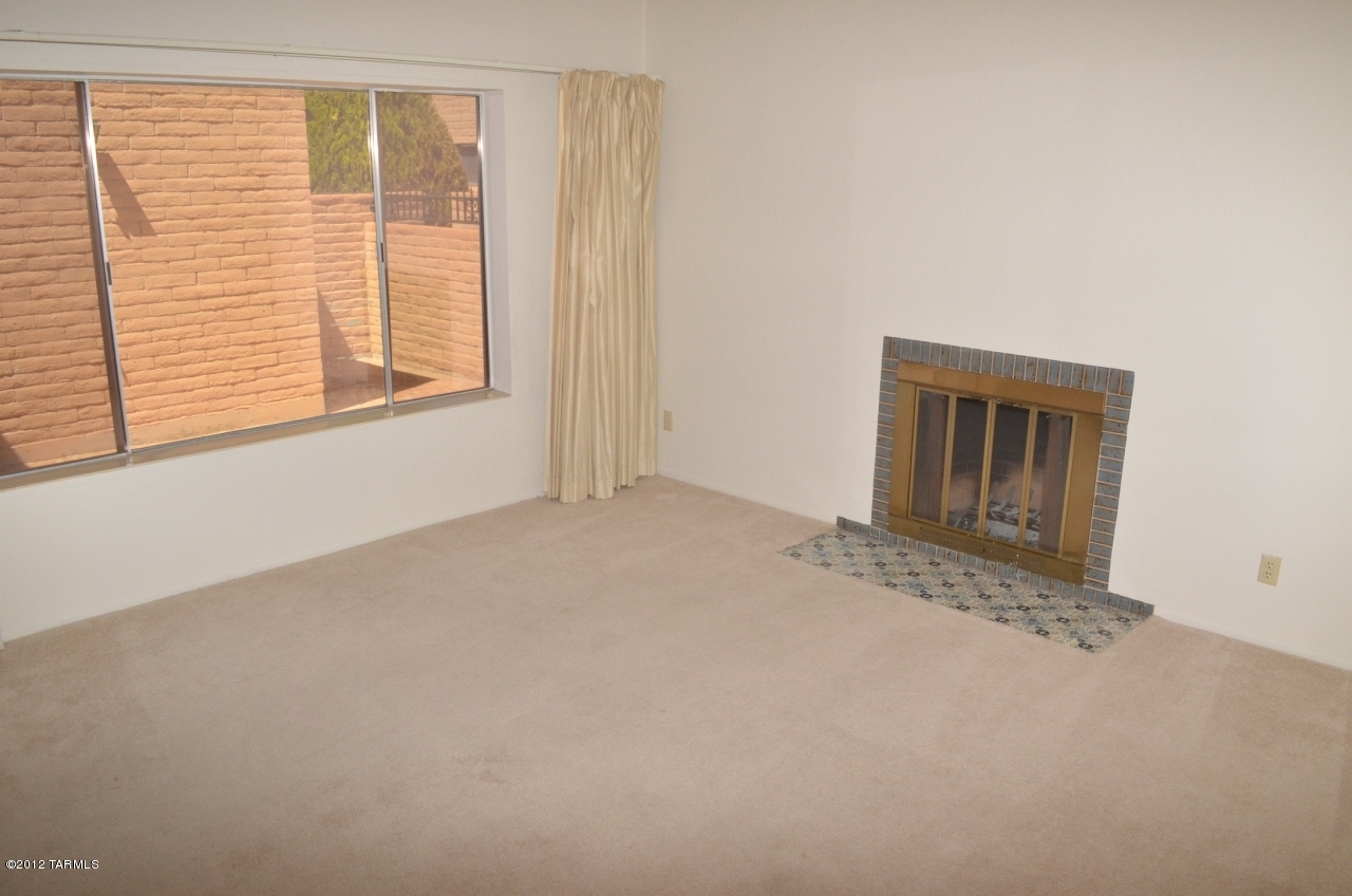 8391 E Hazeltine Lane