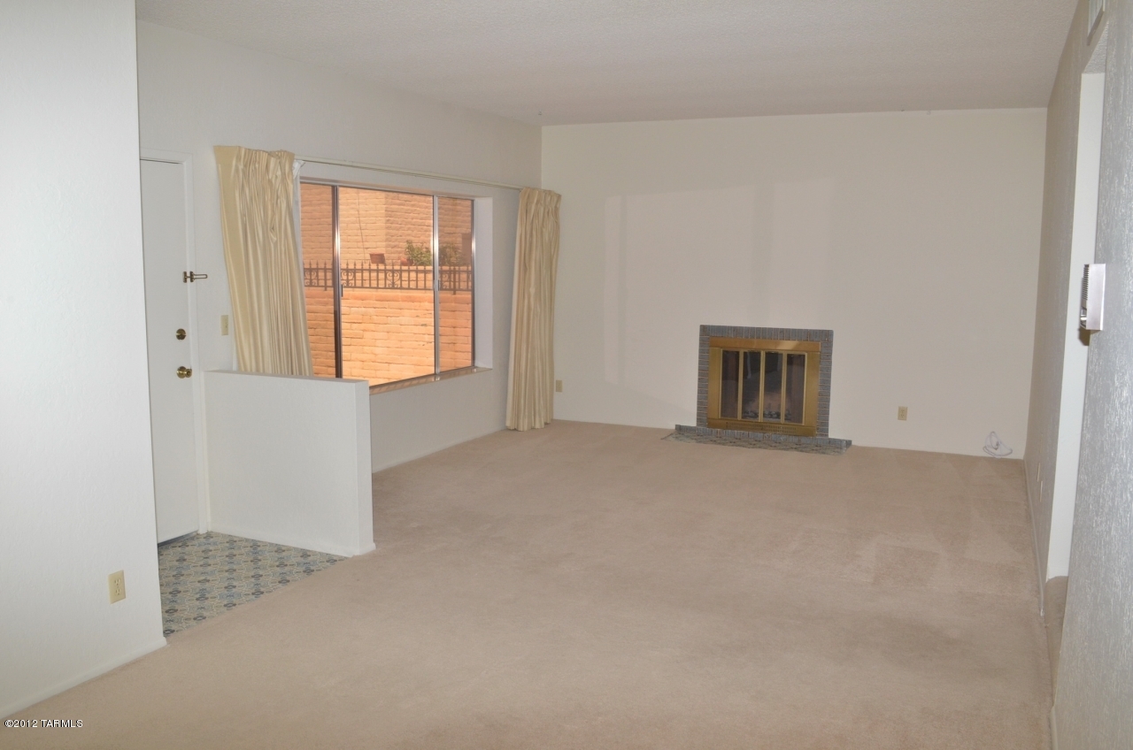 8391 E Hazeltine Lane