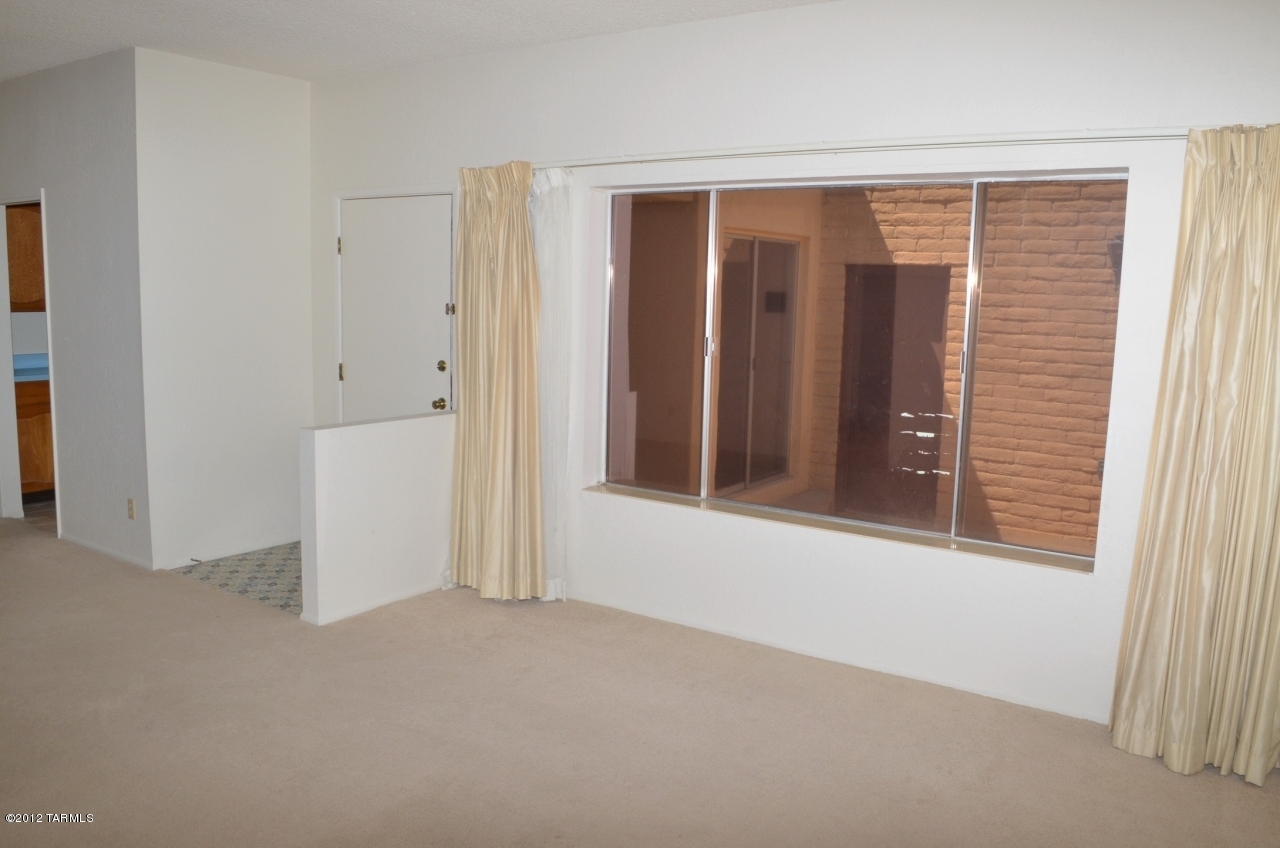 8391 E Hazeltine Lane