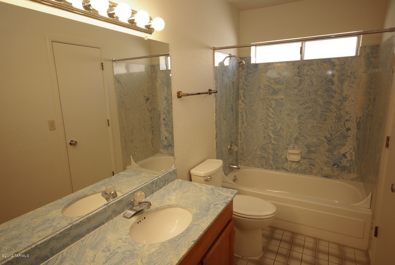 8391 E Hazeltine Lane