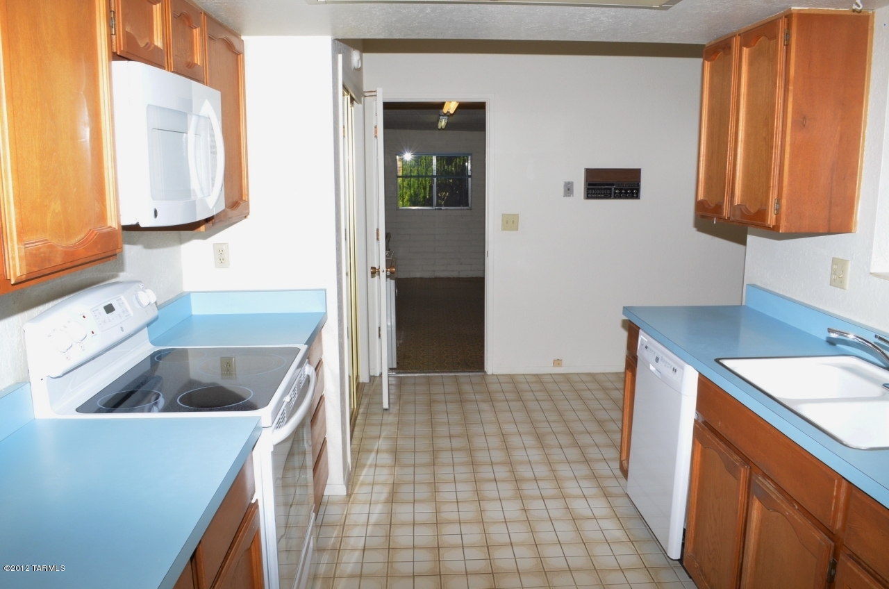 8391 E Hazeltine Lane