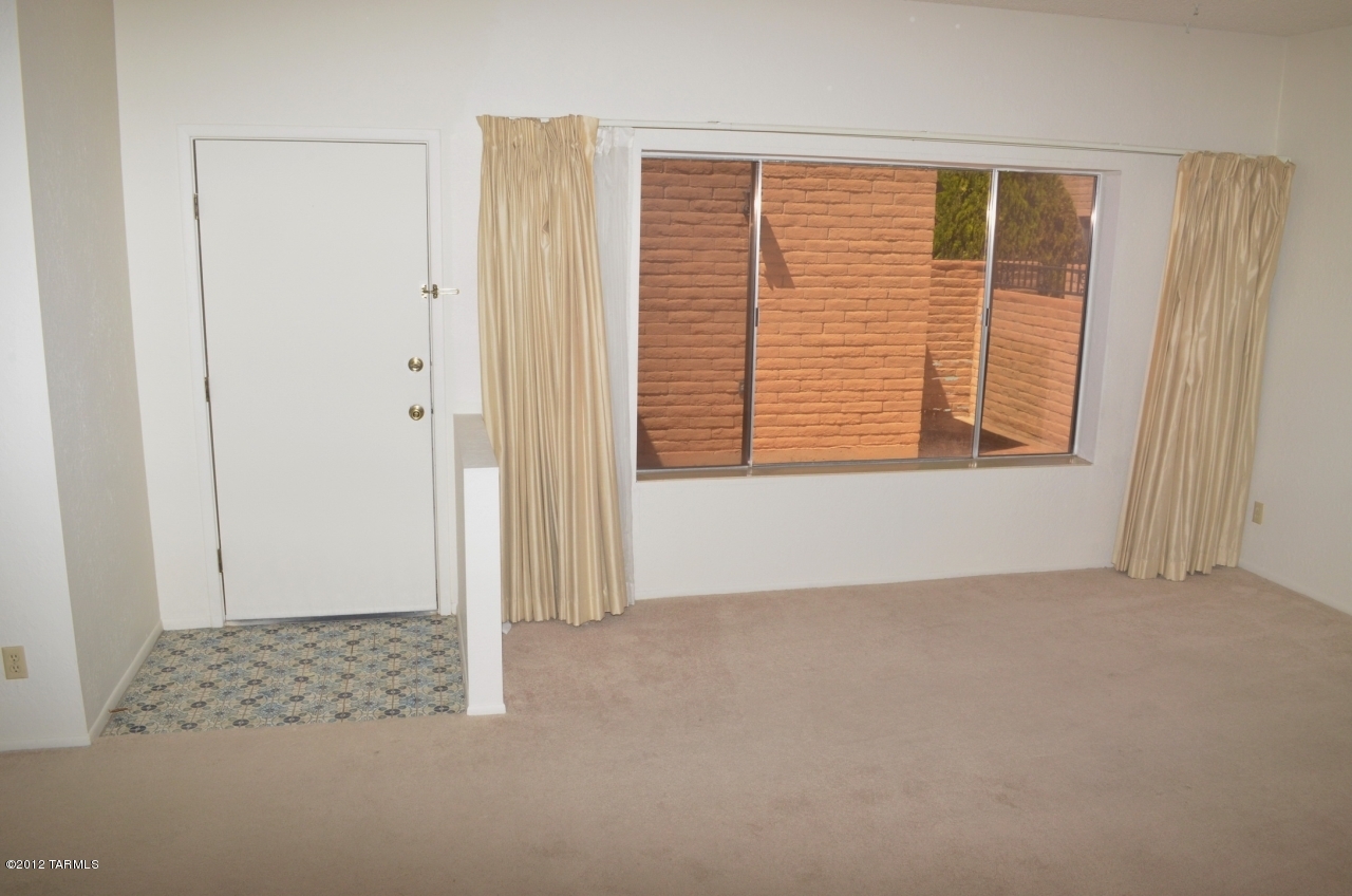 8391 E Hazeltine Lane