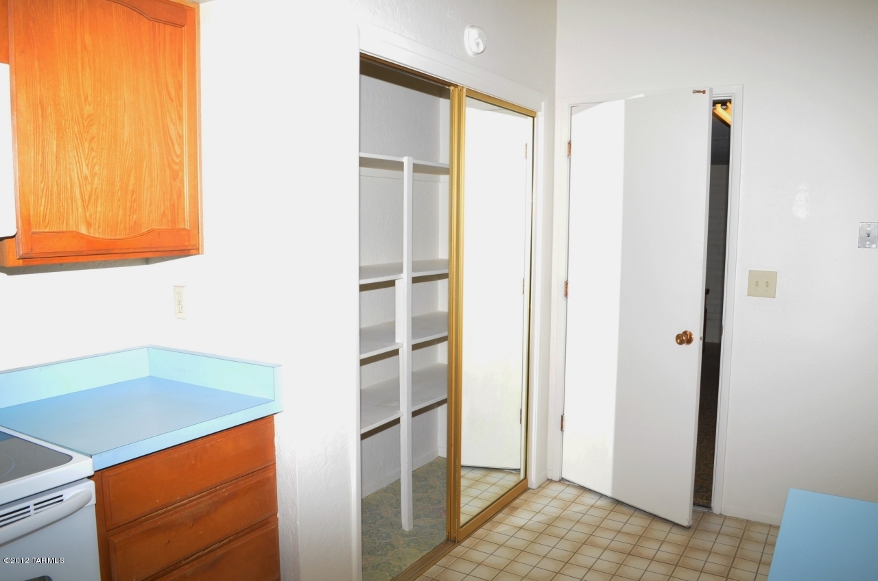 8391 E Hazeltine Lane