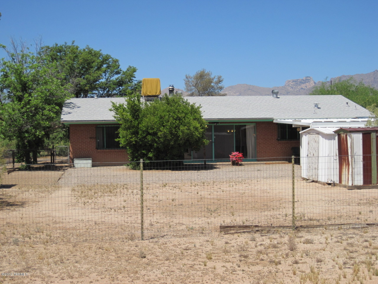 1218 E Blacklidge Drive