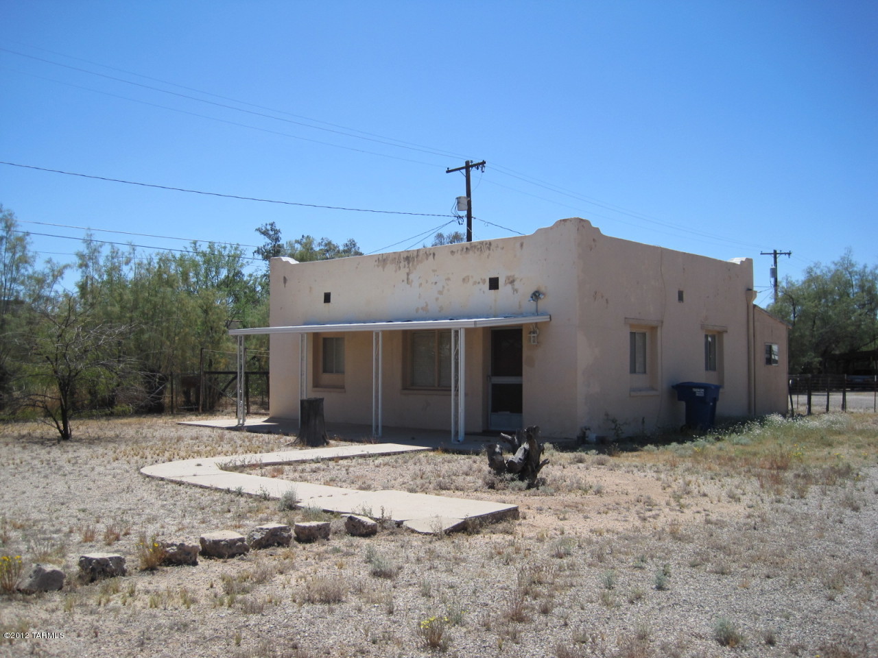 1218 E Blacklidge Drive