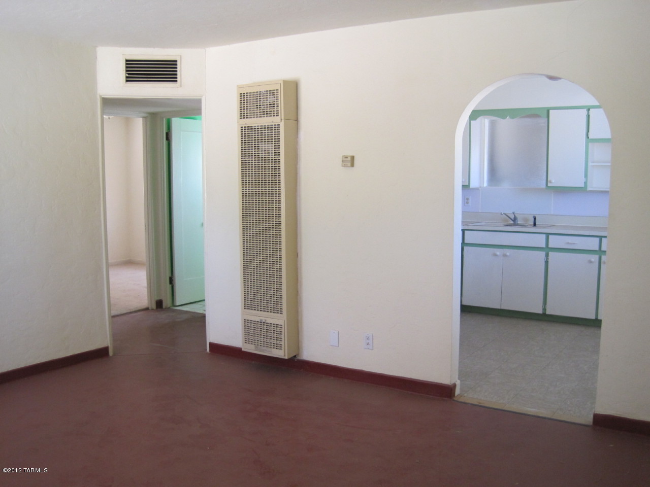 1218 E Blacklidge Drive