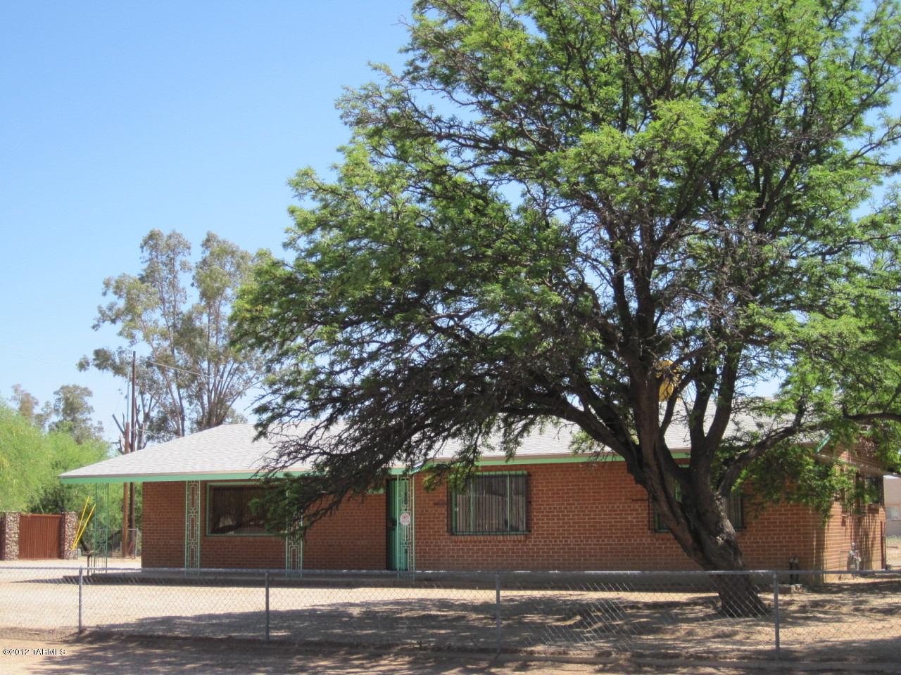 1218 E Blacklidge Drive