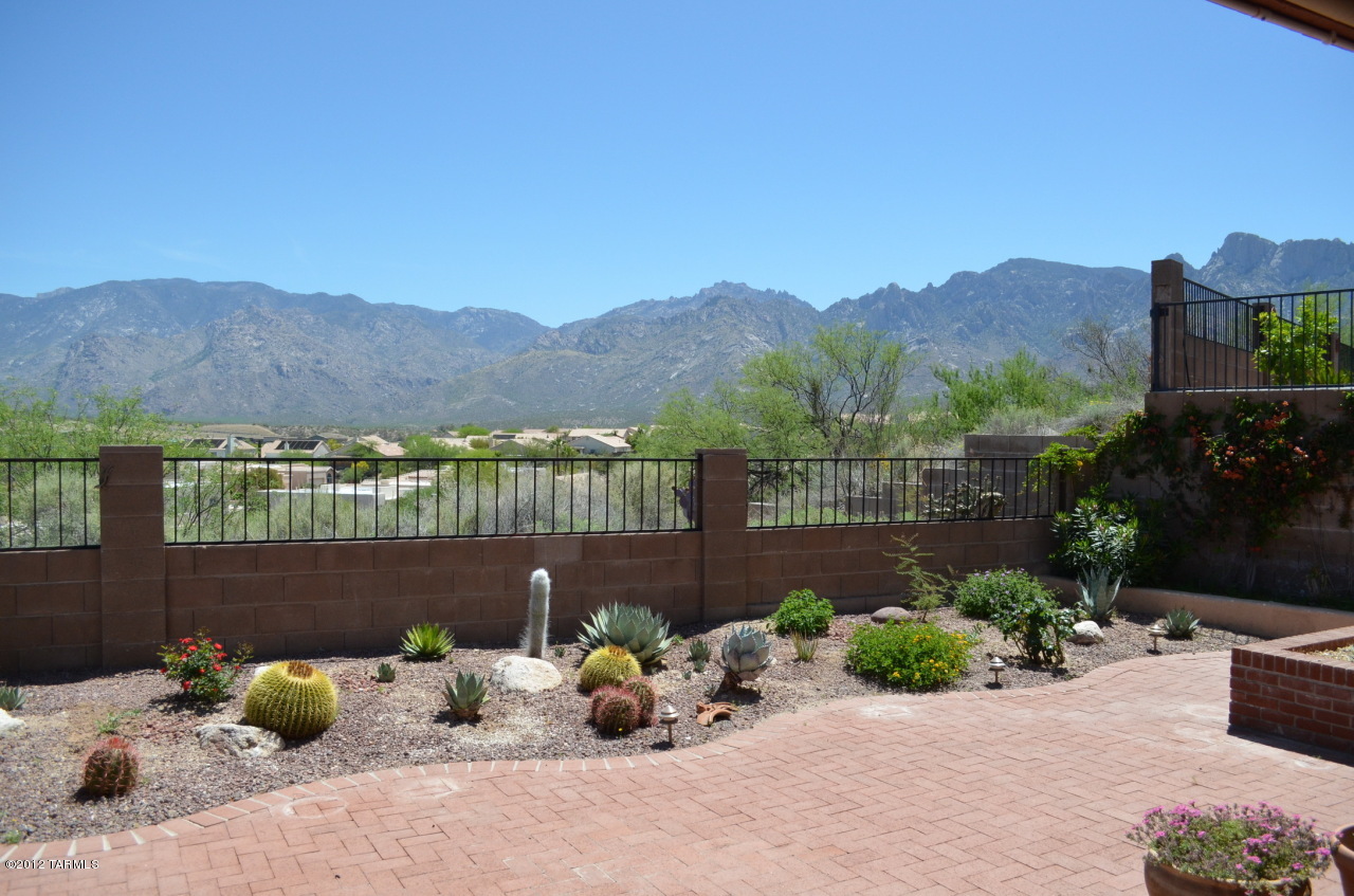 11940 N Labyrinth Drive