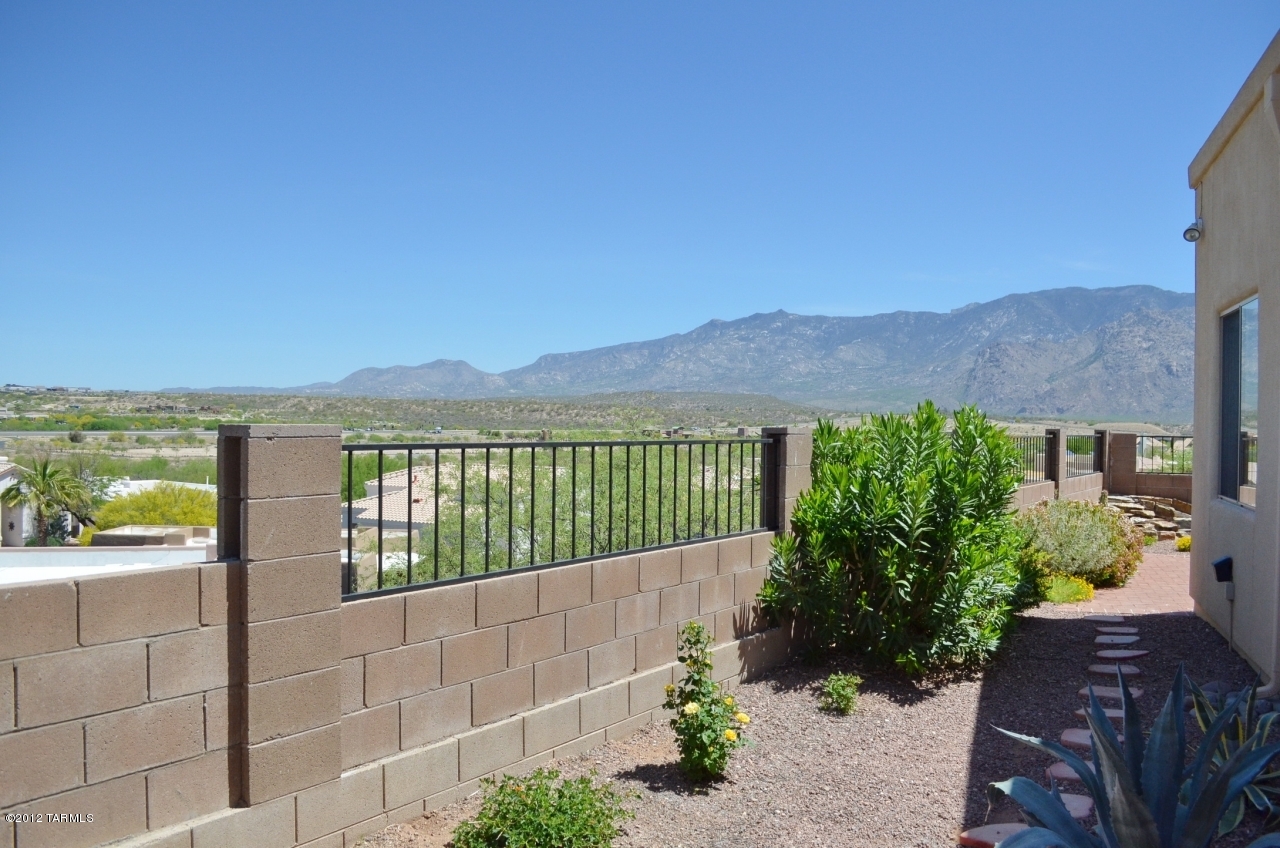 11940 N Labyrinth Drive