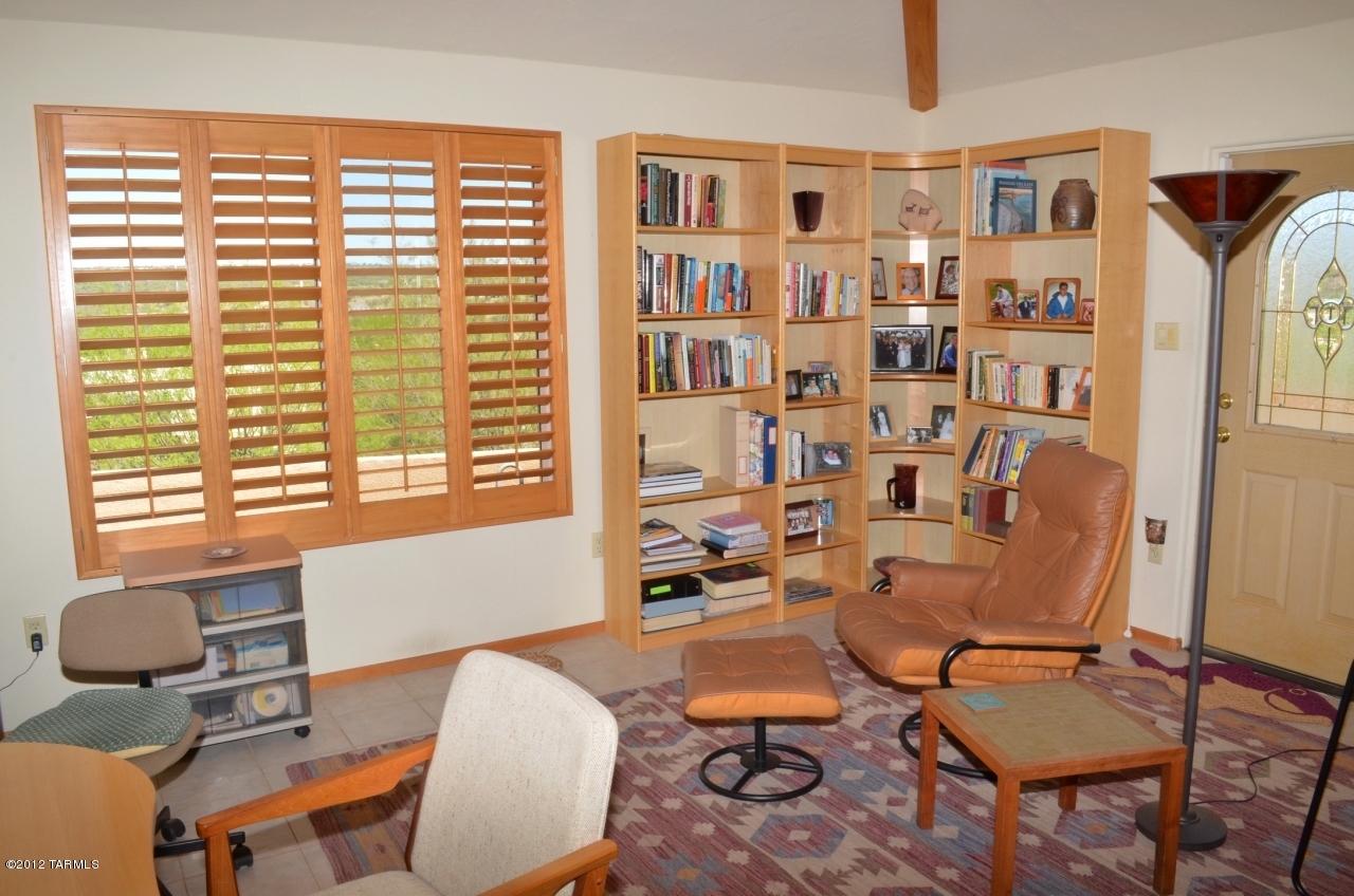 11940 N Labyrinth Drive