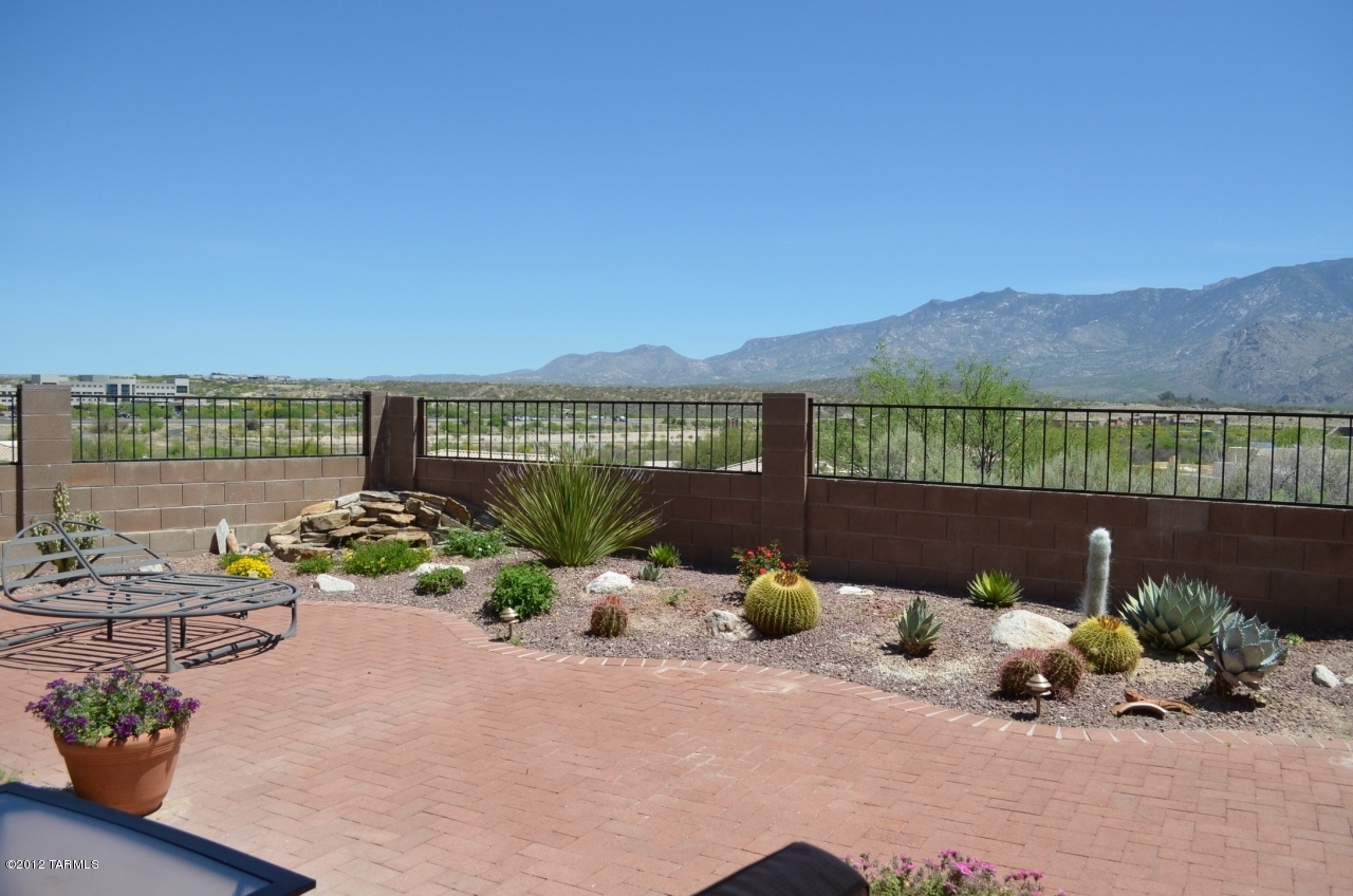 11940 N Labyrinth Drive