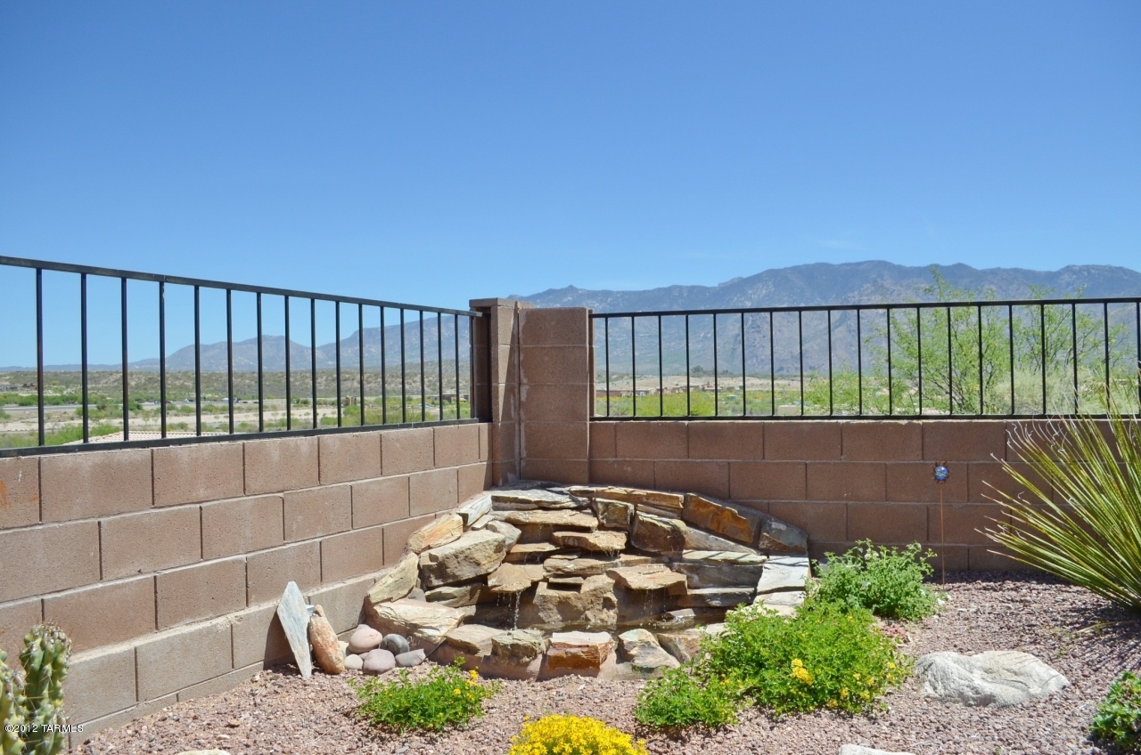 11940 N Labyrinth Drive