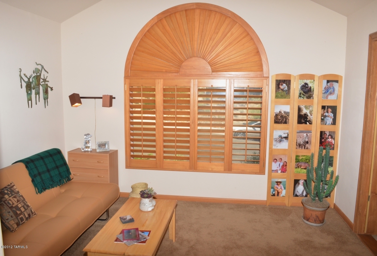 11940 N Labyrinth Drive