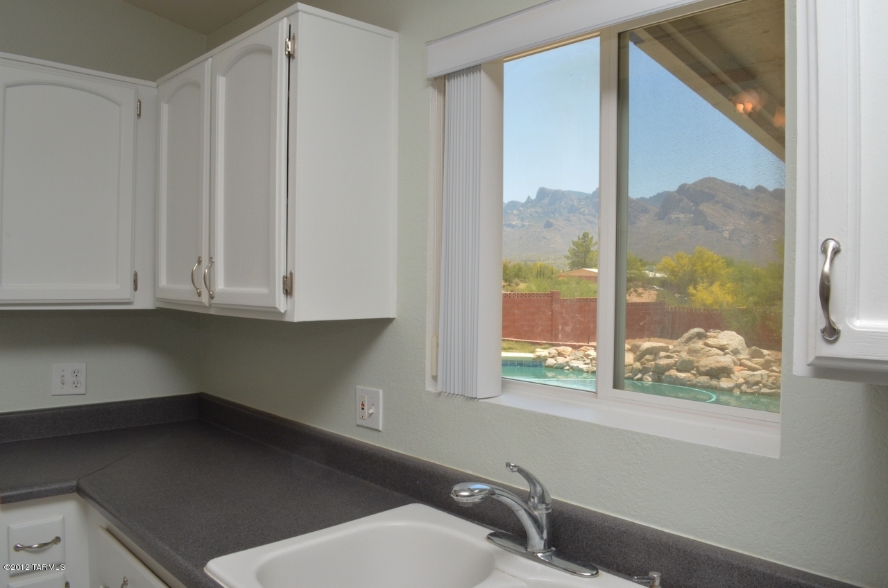 1661 W Cascabella Drive