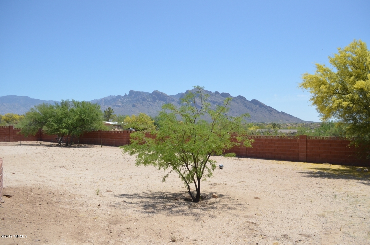 1661 W Cascabella Drive