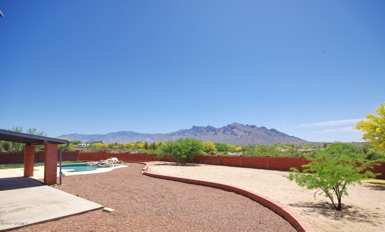 1661 W Cascabella Drive