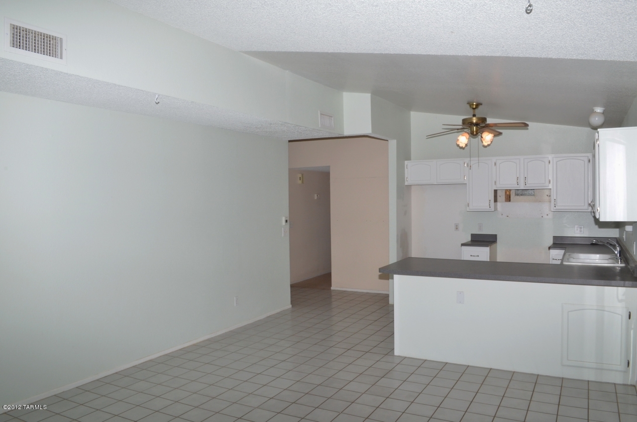 1661 W Cascabella Drive