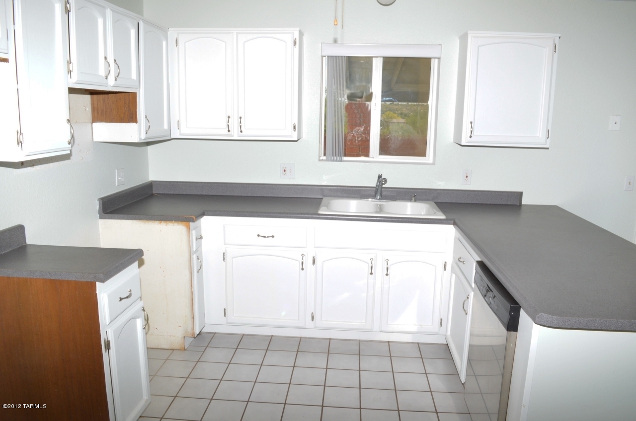 1661 W Cascabella Drive