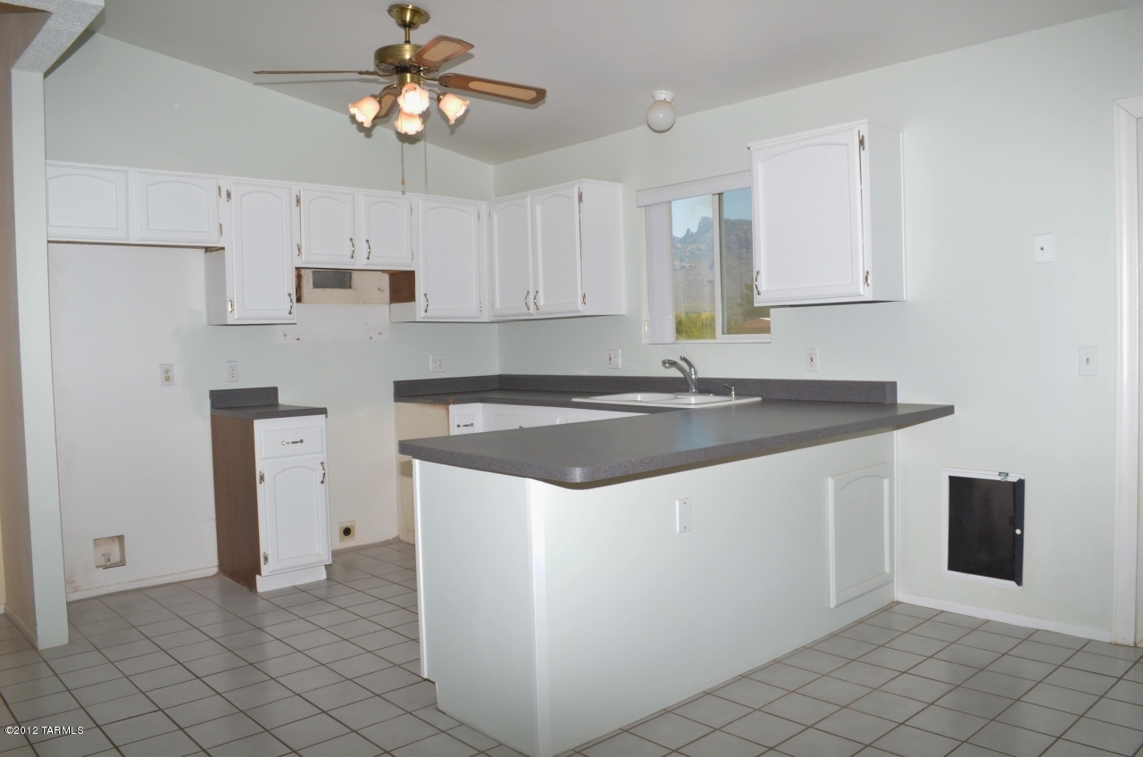 1661 W Cascabella Drive