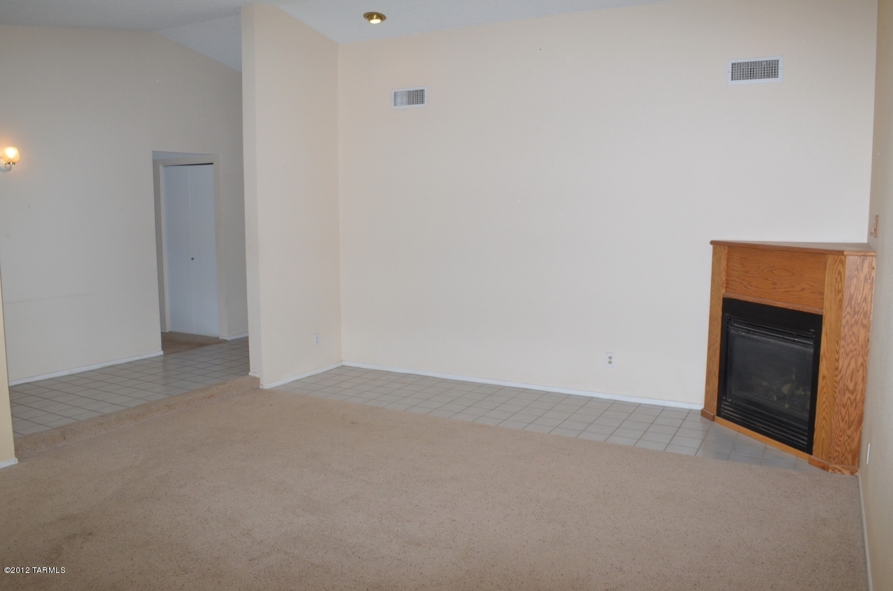 1661 W Cascabella Drive