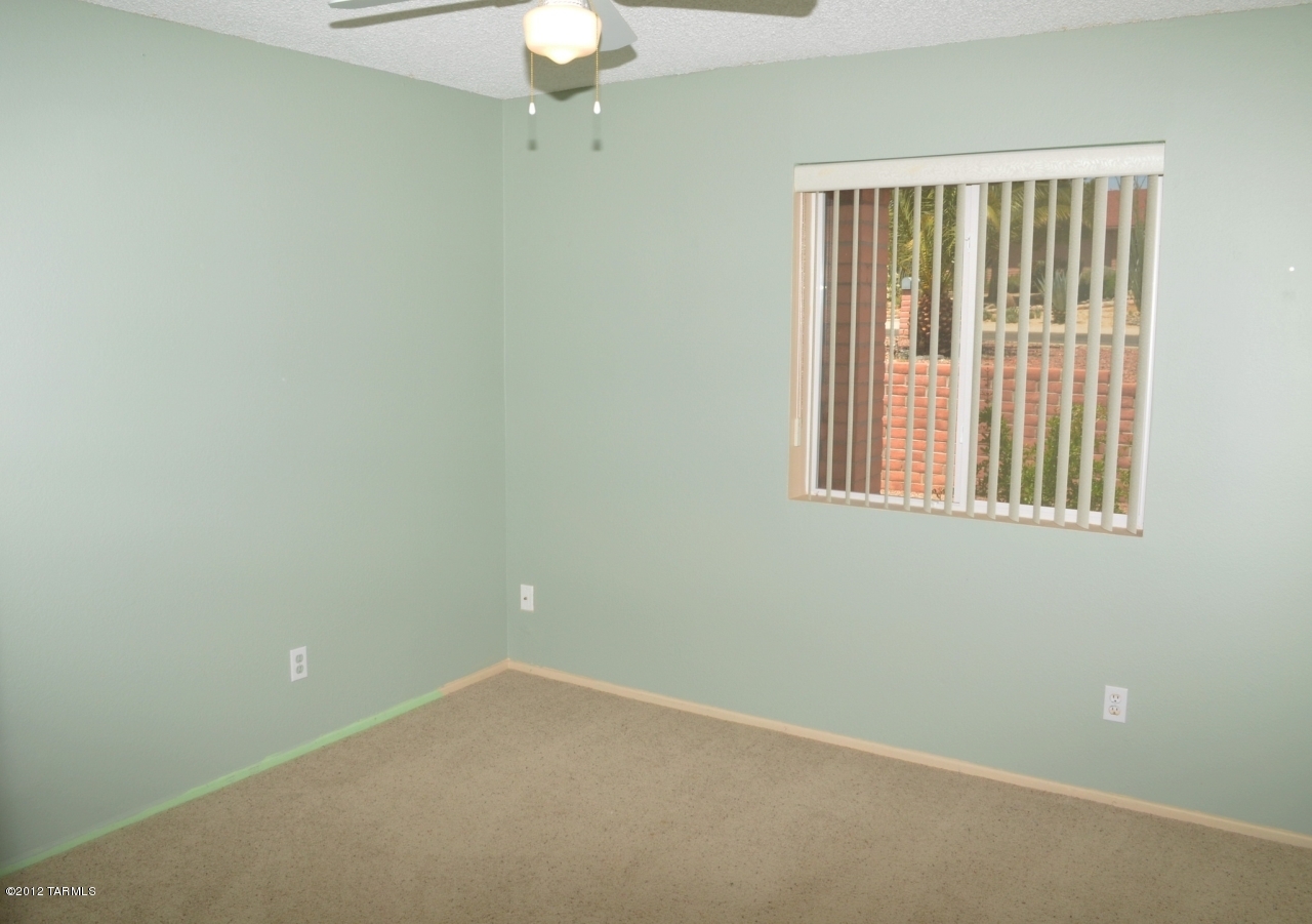 1661 W Cascabella Drive