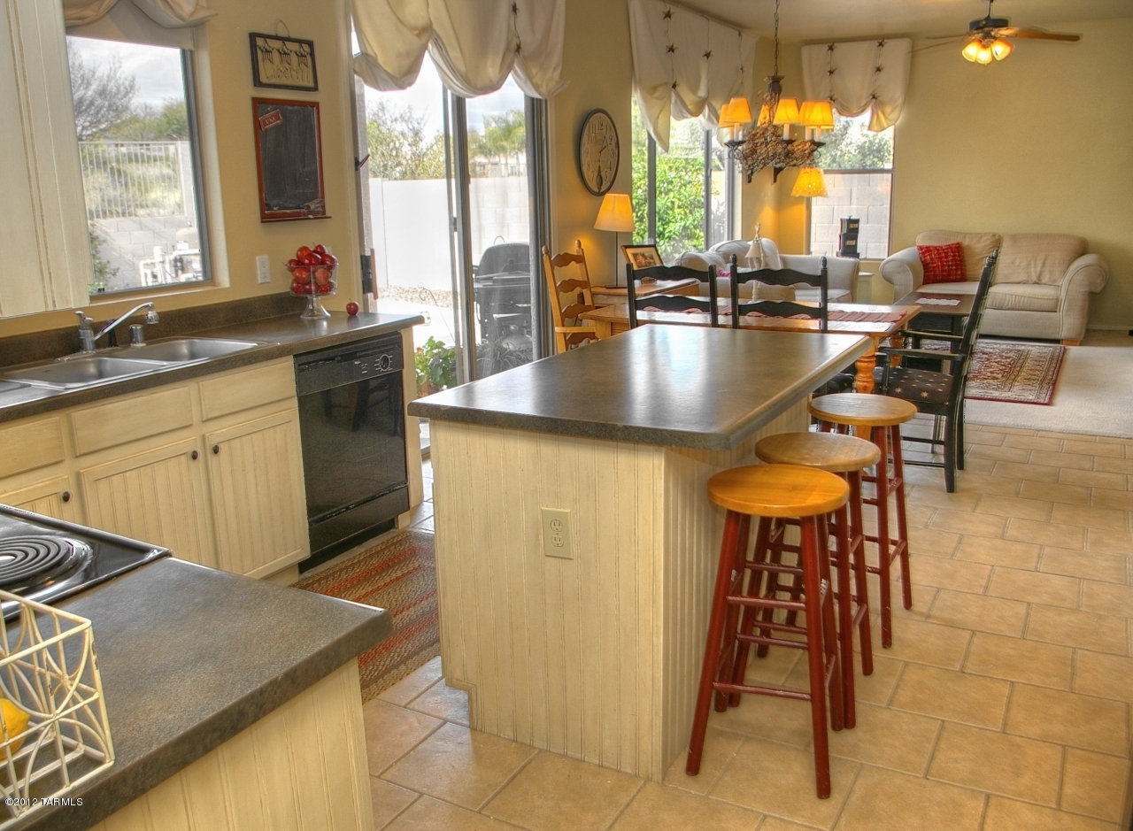 13785 N Bushwacker Place