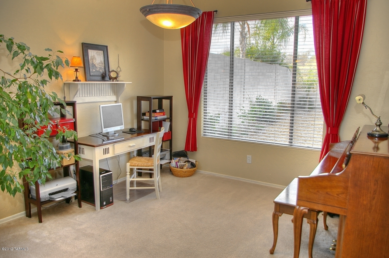 13785 N Bushwacker Place