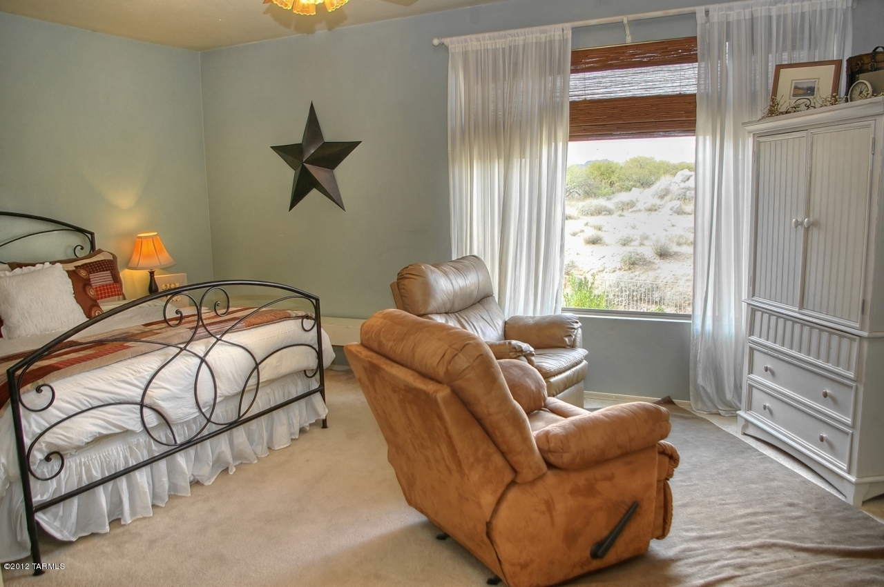 13785 N Bushwacker Place