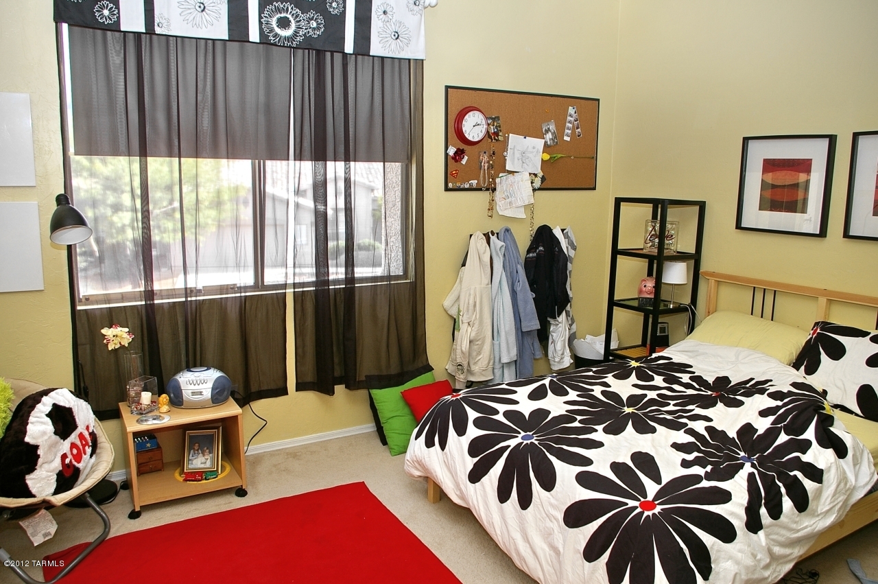 13785 N Bushwacker Place