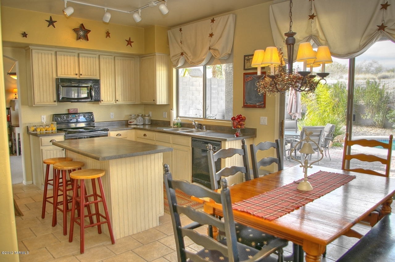 13785 N Bushwacker Place