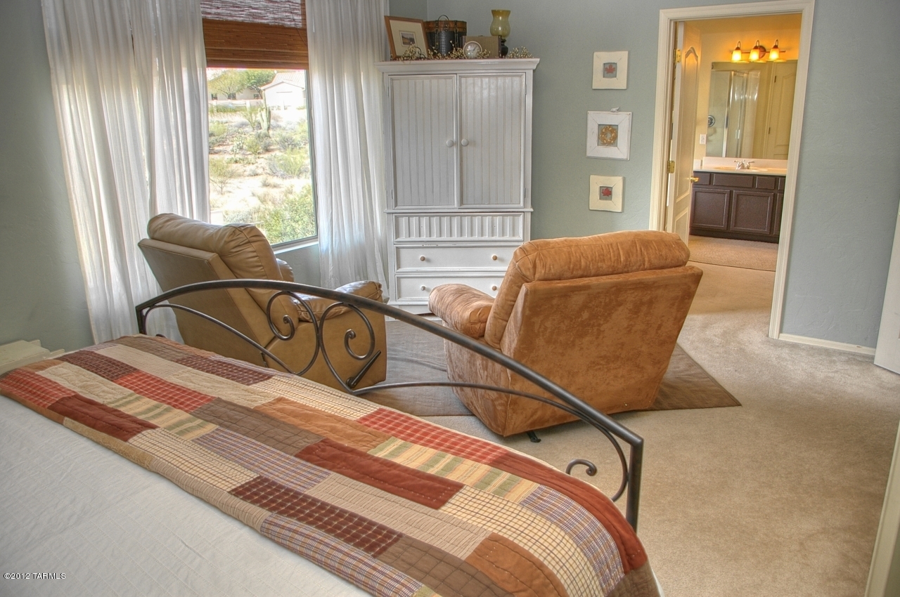 13785 N Bushwacker Place