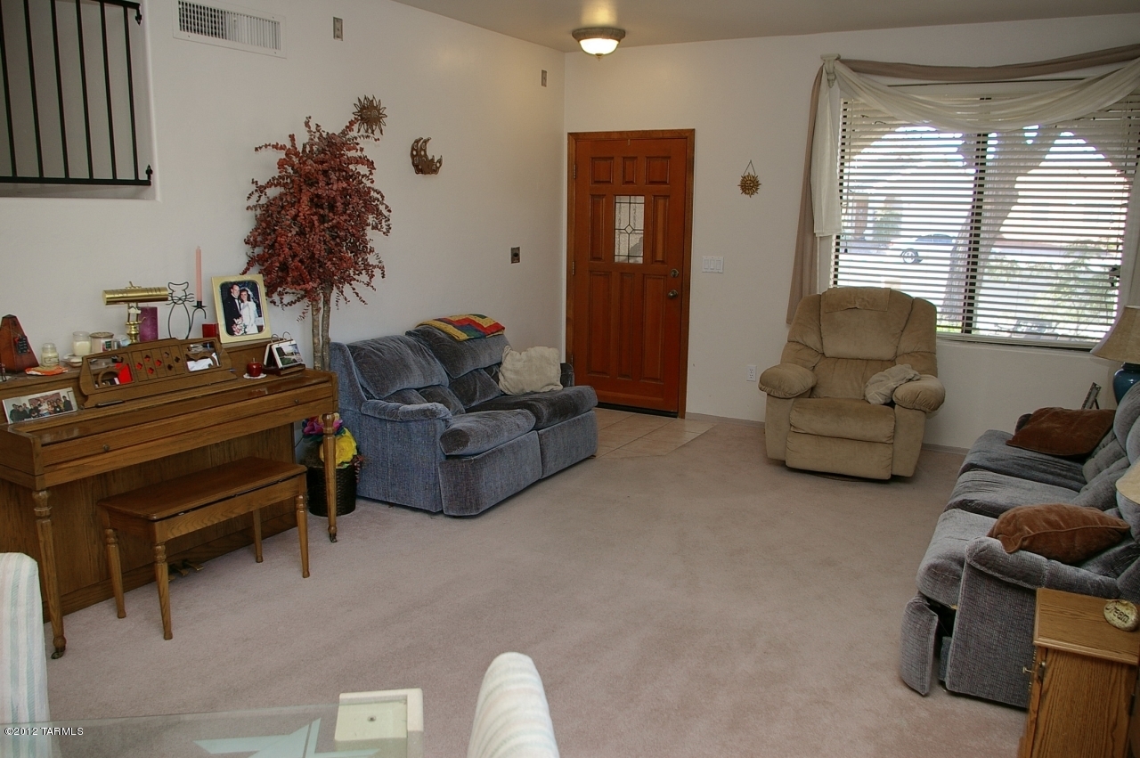 1206 W Crystal Palace Place