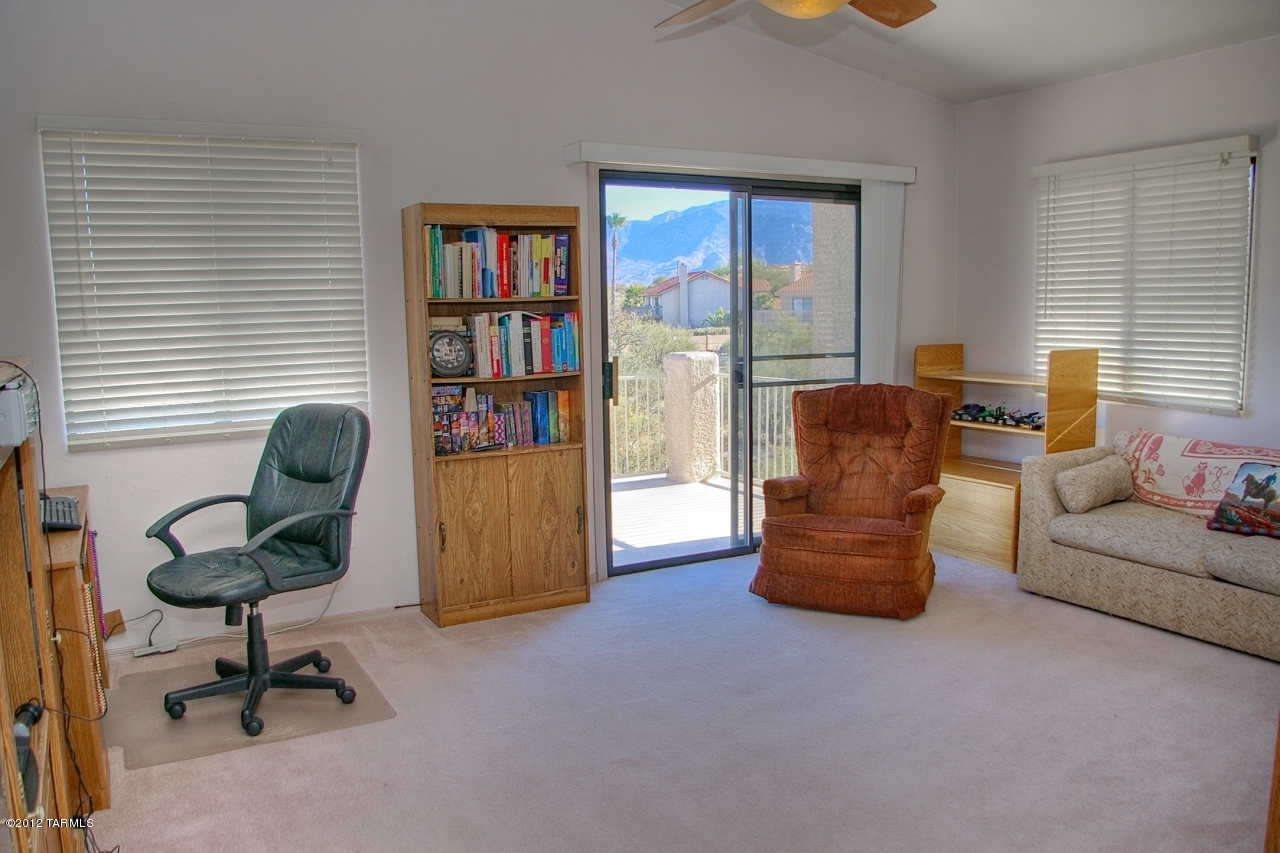 1206 W Crystal Palace Place