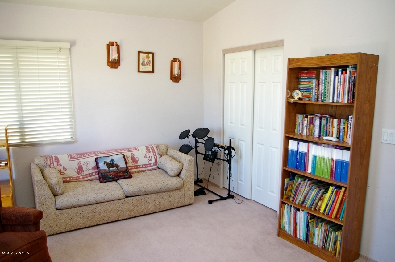 1206 W Crystal Palace Place