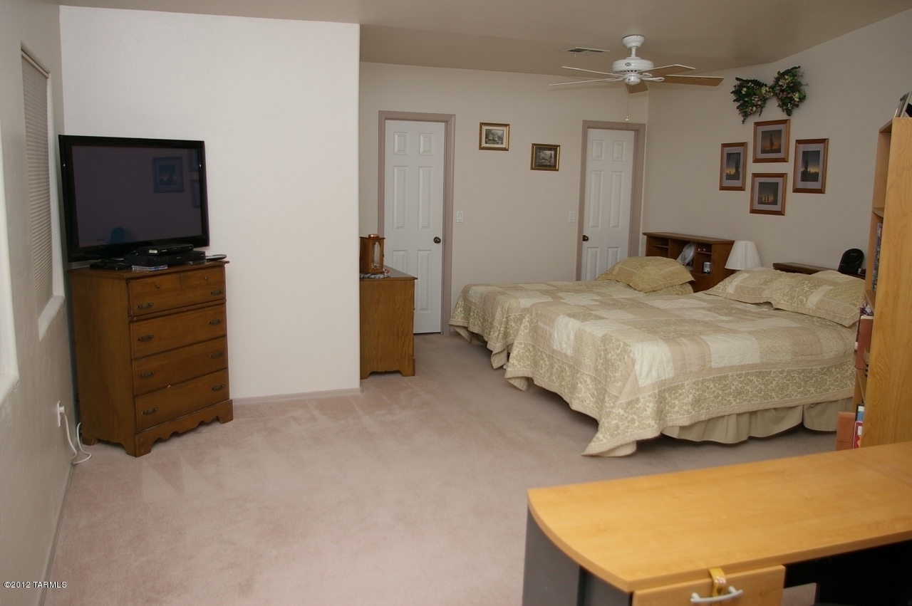 1206 W Crystal Palace Place