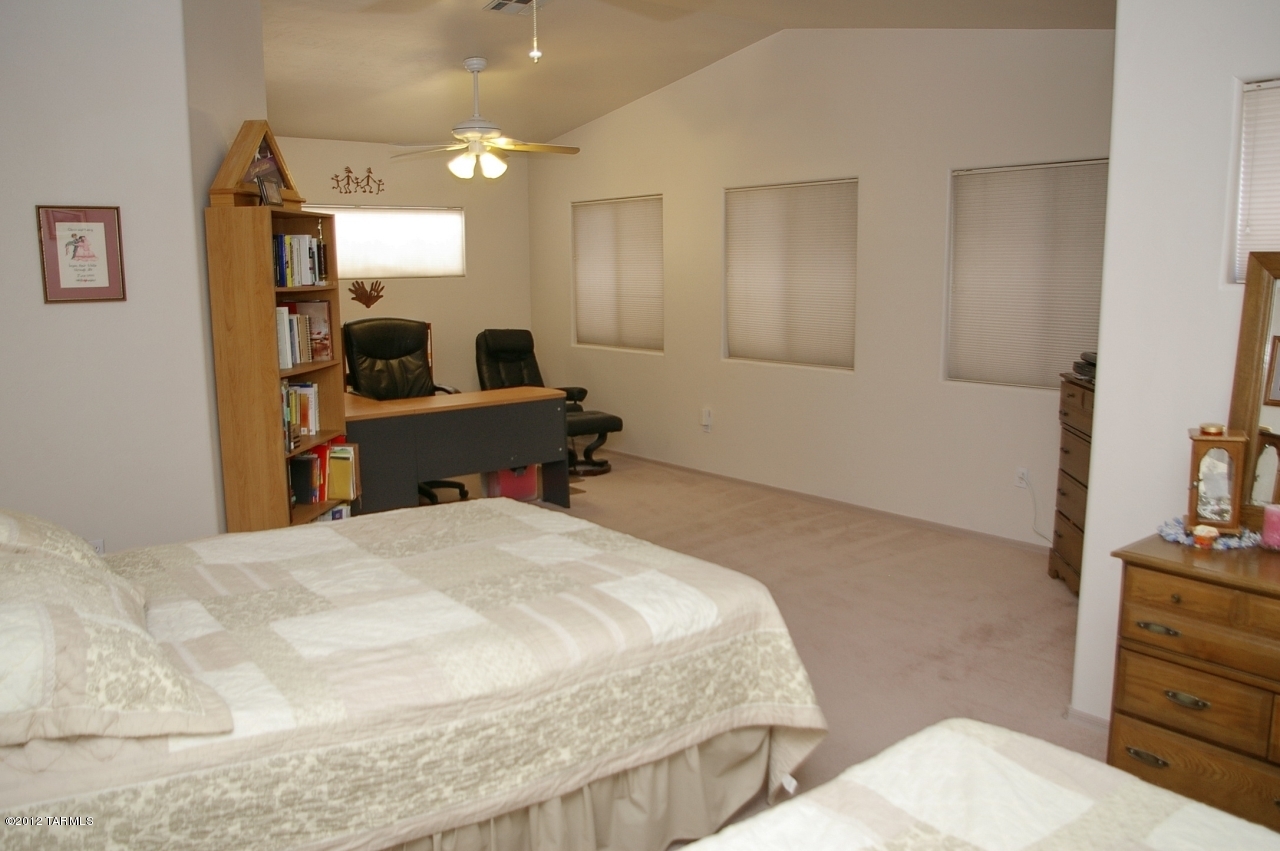 1206 W Crystal Palace Place