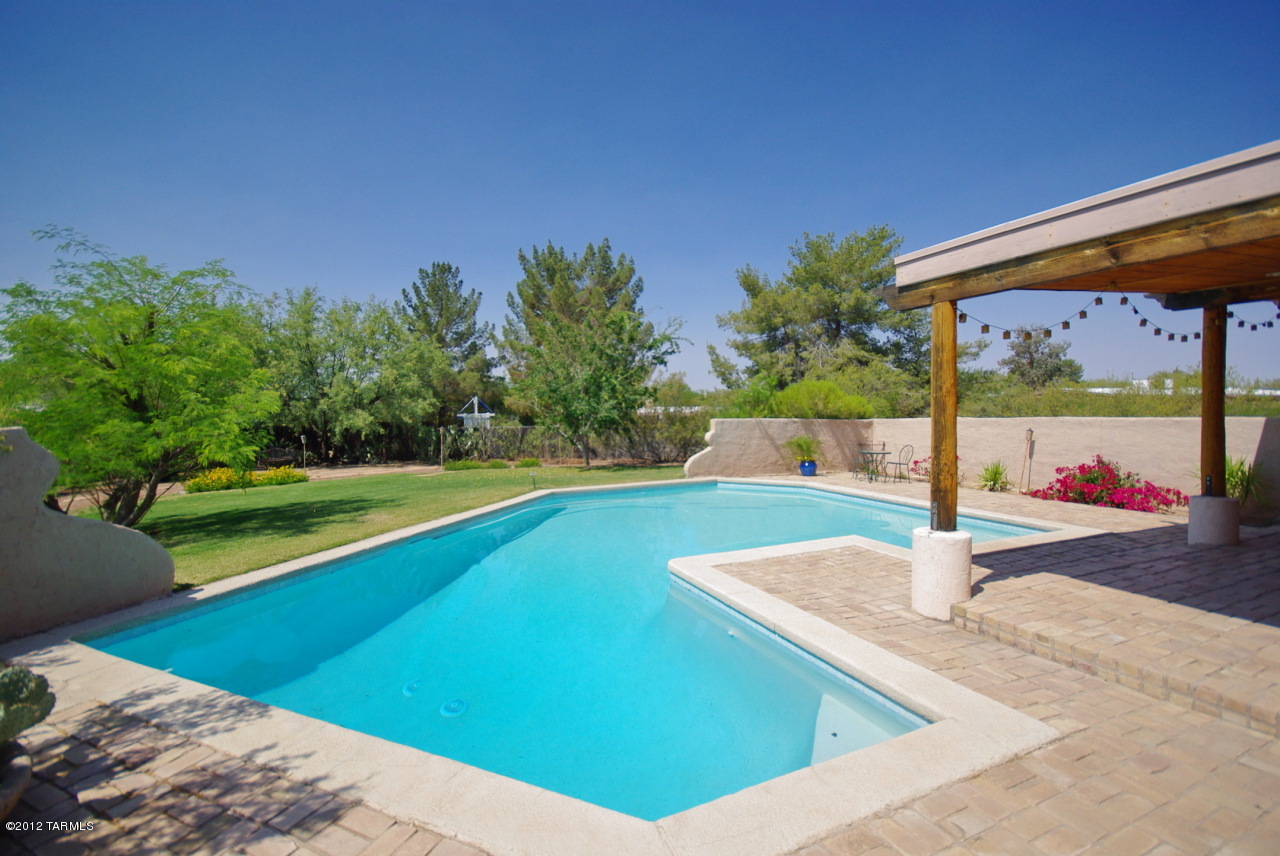 1641 W Chapala Drive