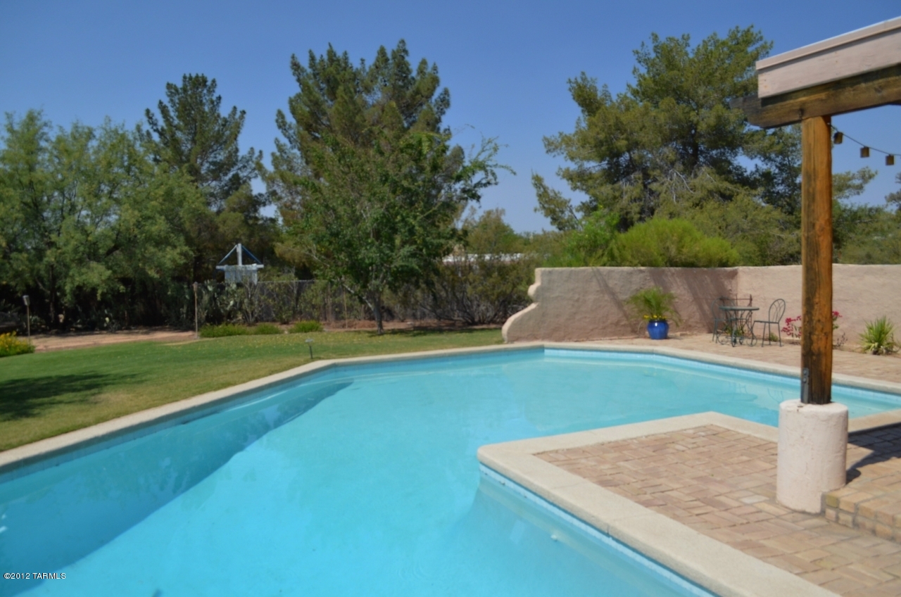 1641 W Chapala Drive