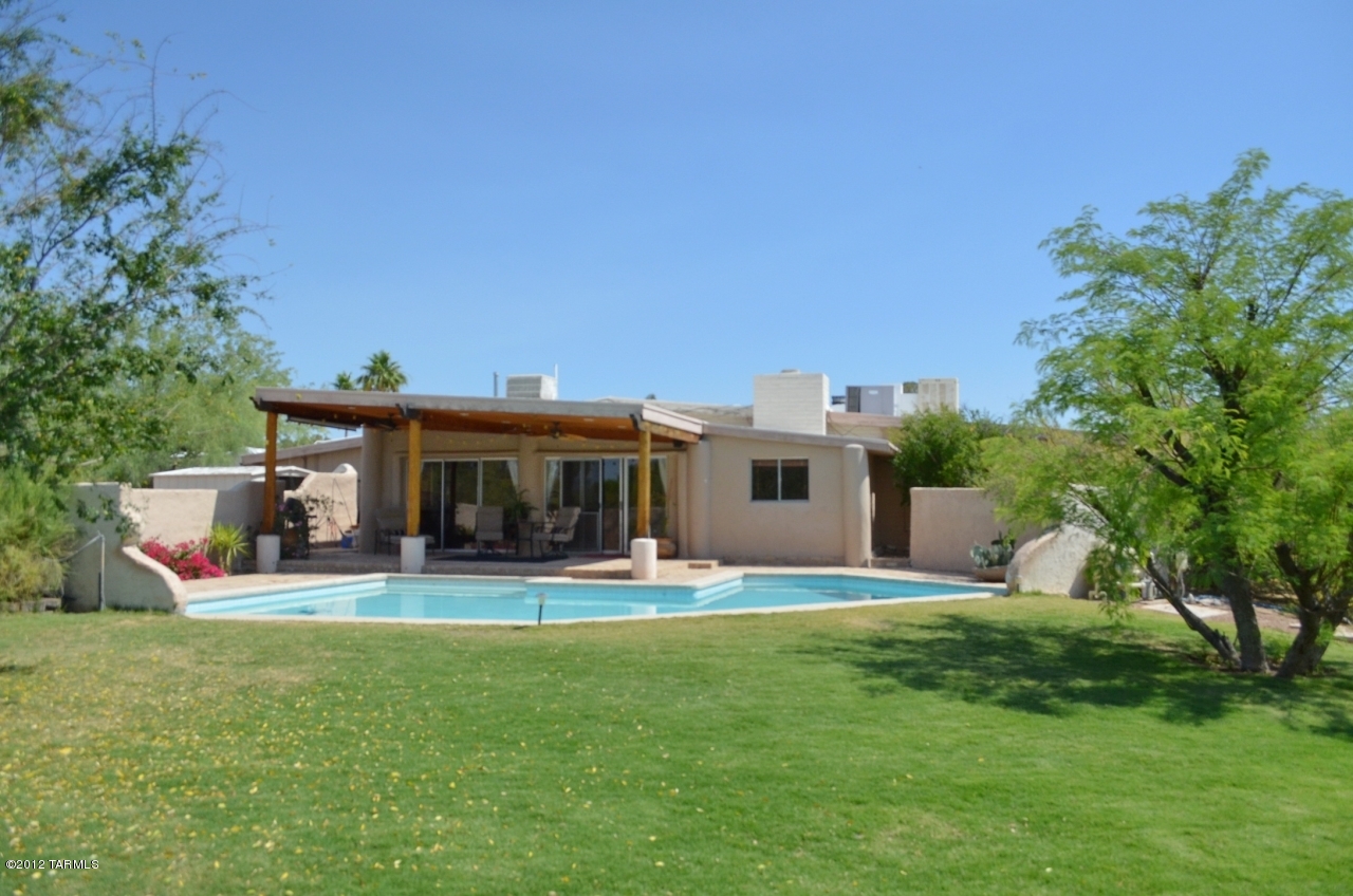 1641 W Chapala Drive