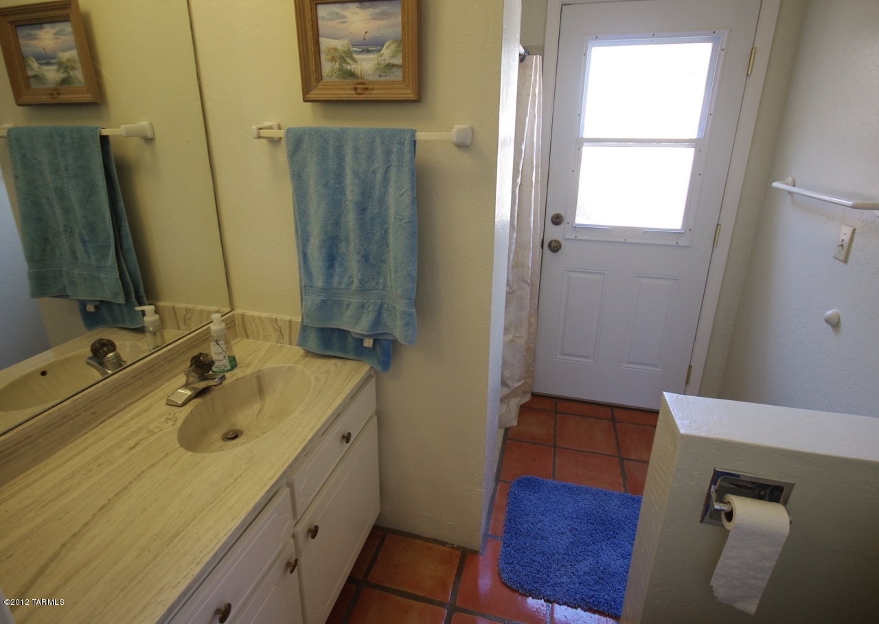 1641 W Chapala Drive