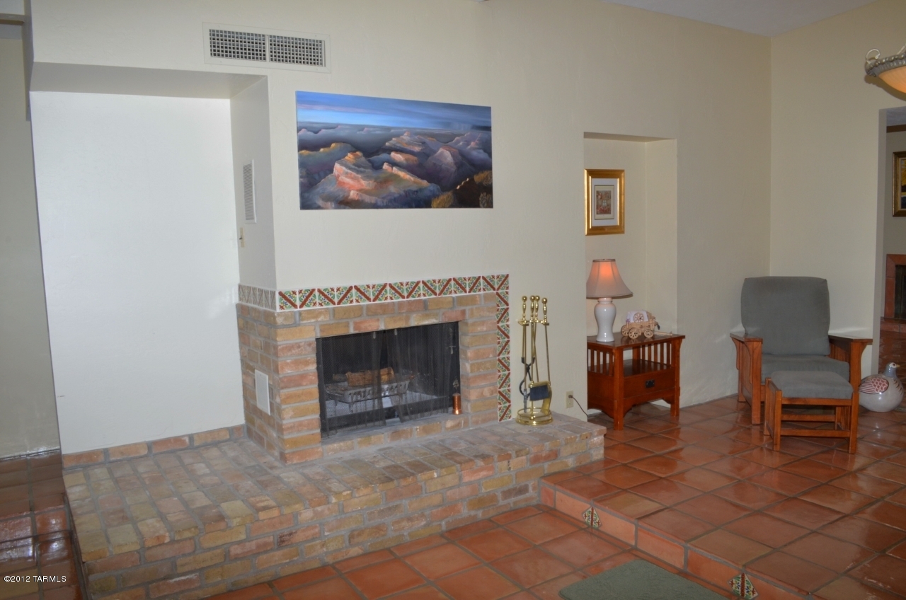 1641 W Chapala Drive