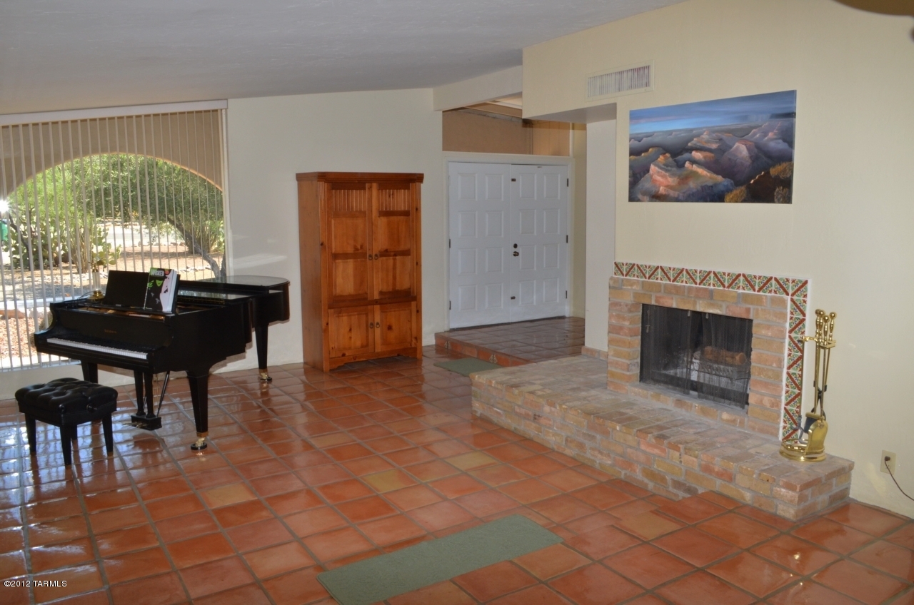 1641 W Chapala Drive