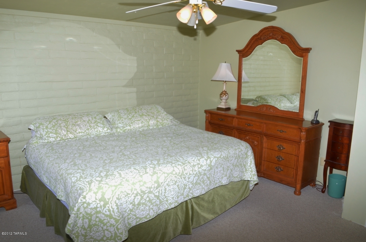 1641 W Chapala Drive