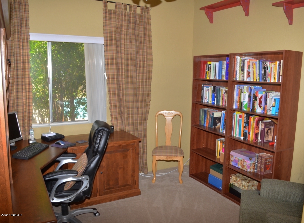 1641 W Chapala Drive